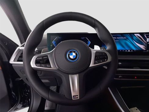 New 2026 BMW X5 xDrive50e w/ Executive Package AWD/4WD image 12