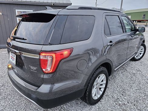 Used 2017 Ford Explorer XLT w/ Equipment Group 202A image 8