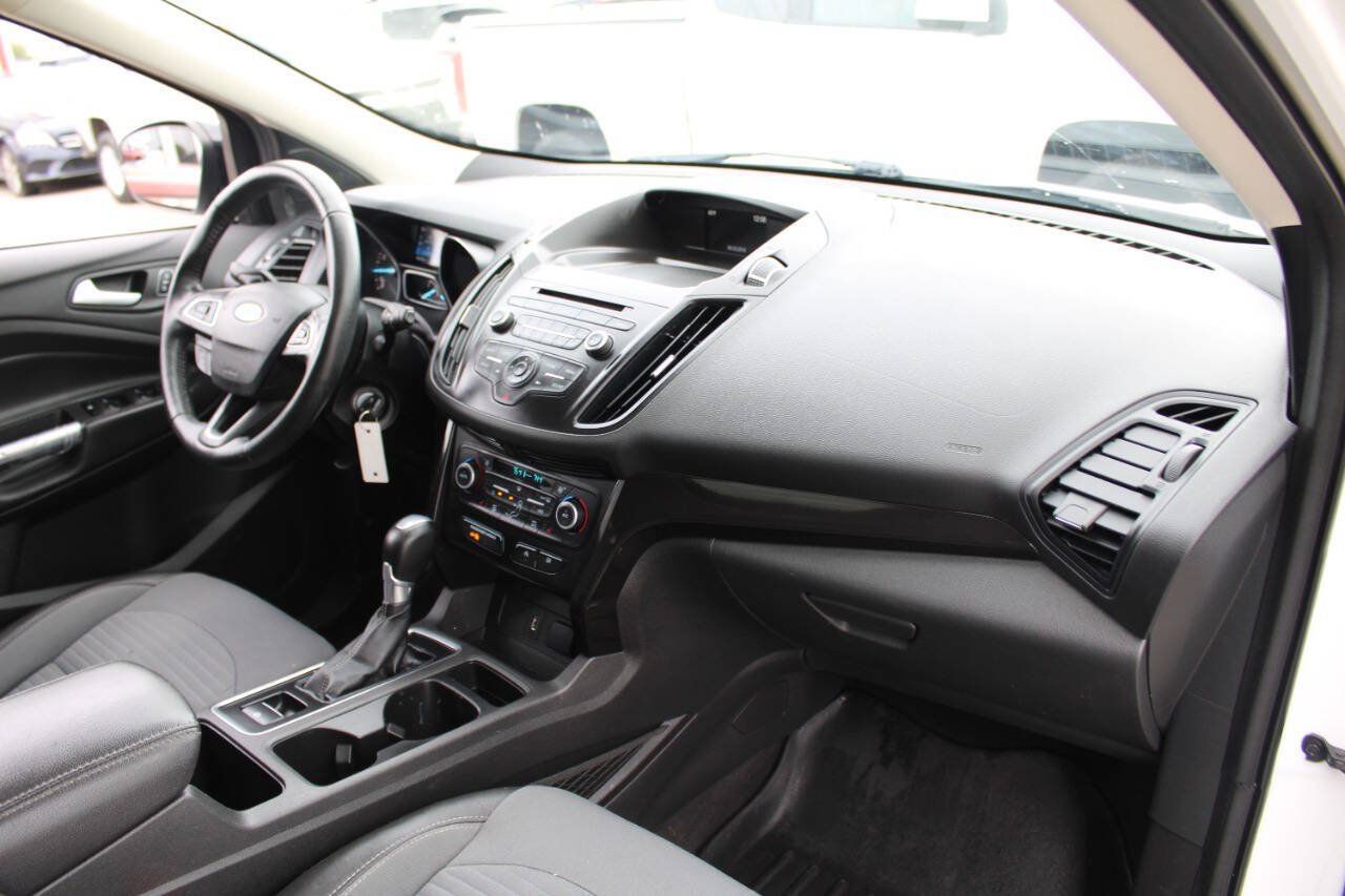 Used 2018 Ford Escape SE w/ SE Sport Appearance Package AWD/4WD image 13