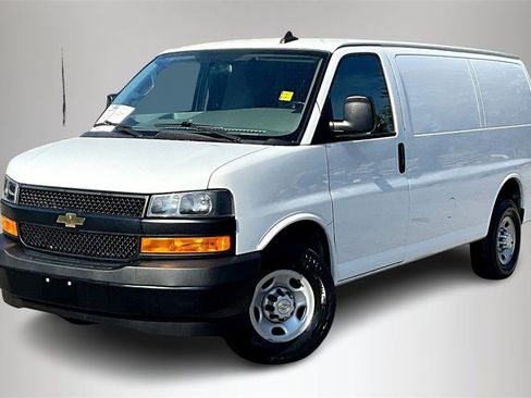 Certified 2022 Chevrolet Express 2500 w/ Driver Convenience Package image 3
