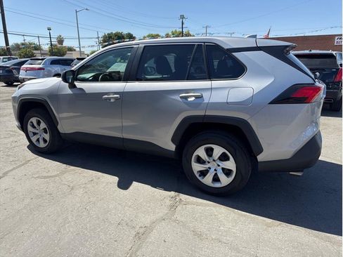 Used 2022 Toyota RAV4 LE FWD image 10