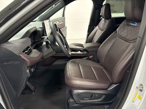 New 2026 Ford Explorer Platinum w/ LUX Leather Package image 17