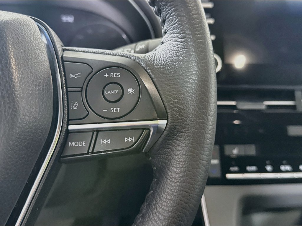 Certified 2021 Toyota Avalon XLE w/ Moonroof Package FWD image 22