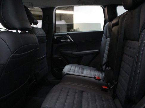 New 2026 Mitsubishi Outlander SE FWD image 24