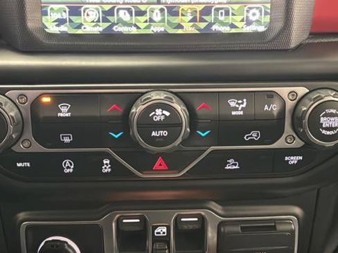 Used 2021 Jeep Wrangler Unlimited Rubicon AWD/4WD image 17