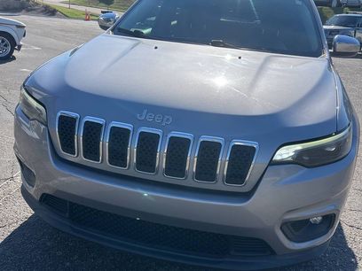 Used 2019 Jeep Cherokee Latitude w/ Popular Appearance Group