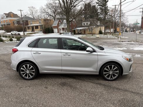 Used 2018 Hyundai Elantra GT image 10