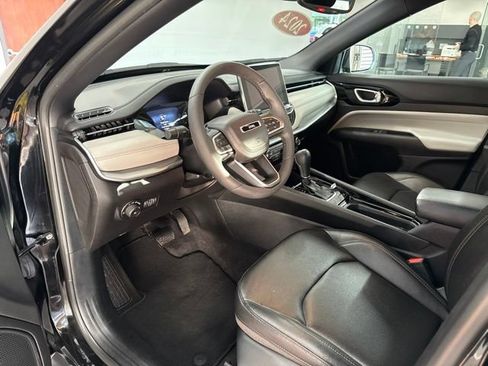 Used 2024 Jeep Compass Limited AWD/4WD image 27