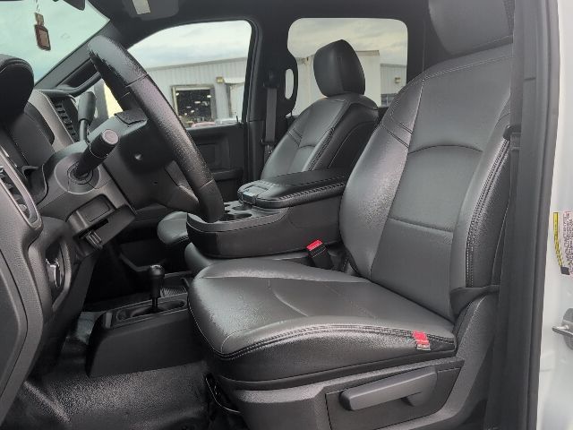 Used 2022 RAM 3500 Tradesman w/ Chrome Appearance Group AWD/4WD image 10