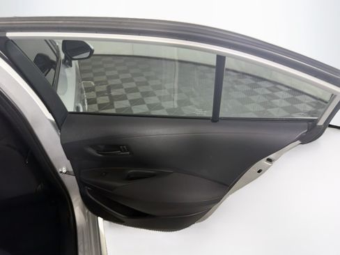 Used 2022 Toyota Corolla LE FWD image 29