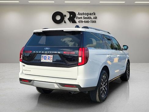 Used 2025 Ford Expedition Platinum image 5