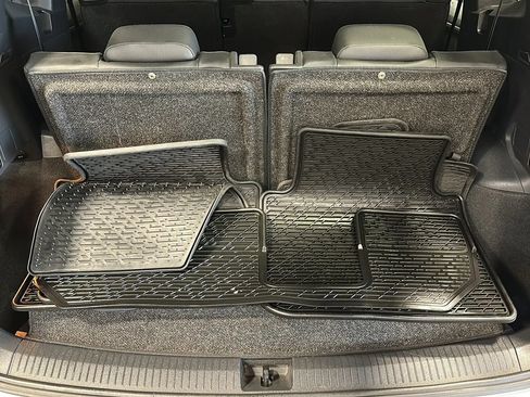 Used 2019 Volkswagen Tiguan SEL Premium R-Line w/ 3rd Row Seat Package AWD/4WD image 14