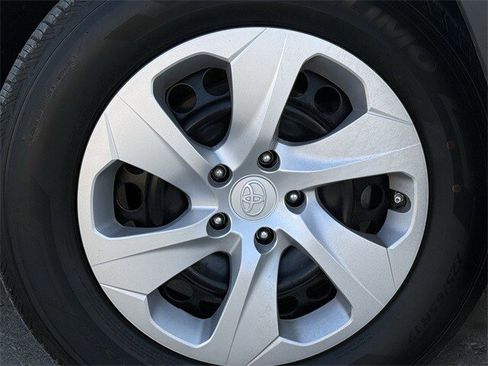 Used 2024 Toyota RAV4 LE image 10