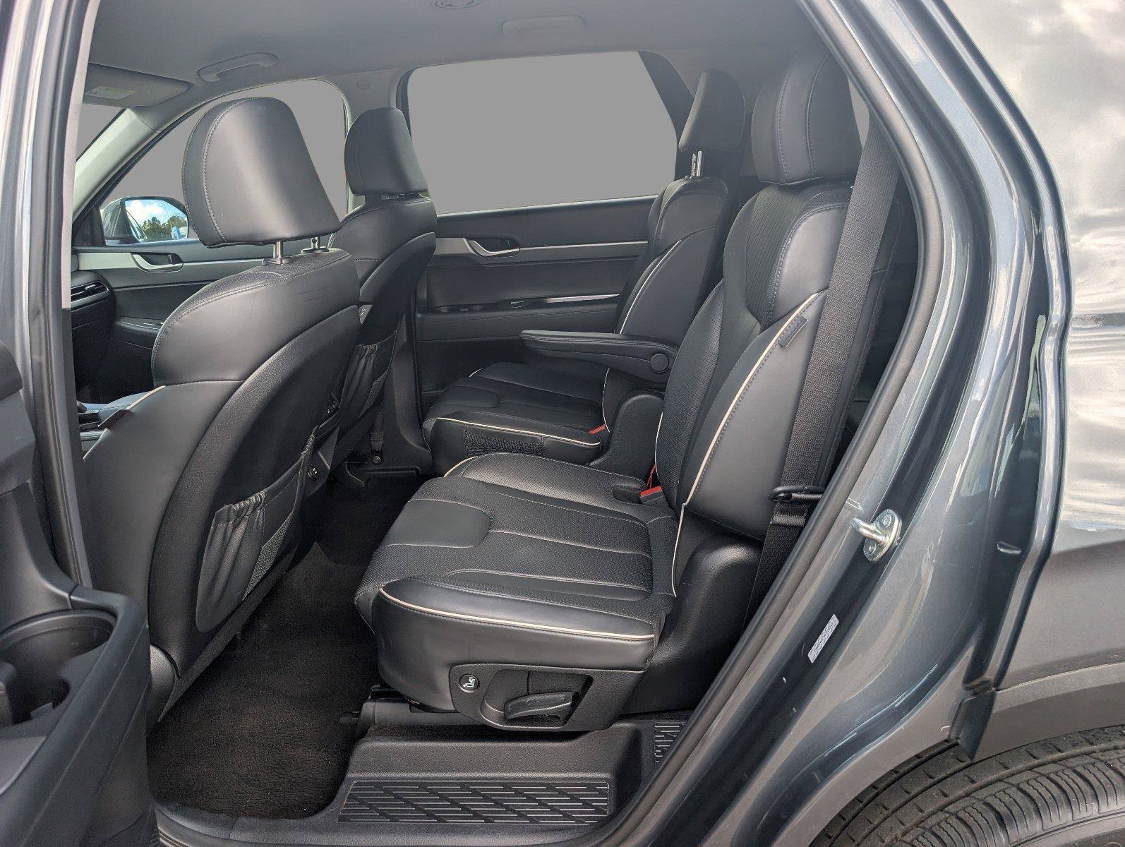 Used 2024 Hyundai Palisade SEL FWD image 31