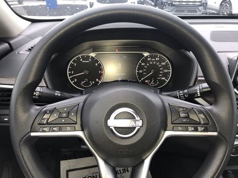 Used 2024 Nissan Altima 2.5 SV FWD image 14