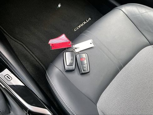 Certified 2021 Toyota Corolla XSE FWD image 38