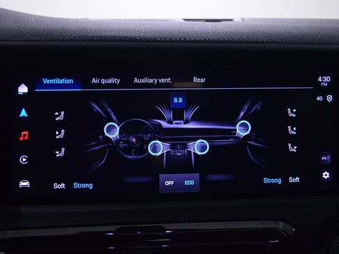 Certified 2025 Porsche Panamera 4 image 32