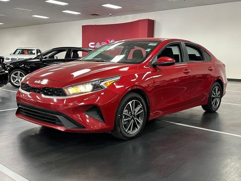 Used 2023 Kia Forte LXS w/ LXS Technology Package FWD image 3