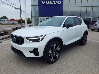 New 2026 Volvo XC40 B5 Ultra w/ Climate Package