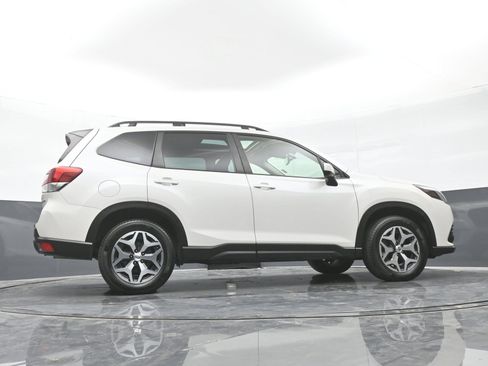 Used 2024 Subaru Forester Premium AWD/4WD image 41