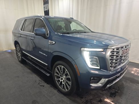 Used 2026 GMC Yukon Denali w/ Sun & Power Step Package AWD/4WD image 4