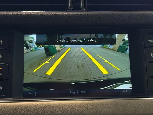 Used 2016 Jaguar XF Prestige RWD image 13
