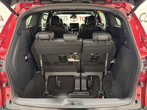 Used 2026 Toyota Sienna Limited AWD/4WD image 17