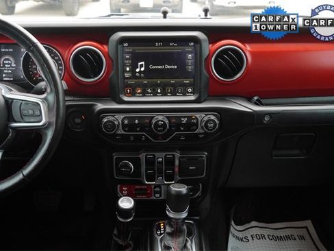 Certified 2022 Jeep Gladiator Rubicon w/ Cold Weather Group image 13