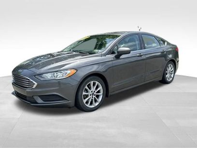 Used 2017 Ford Fusion SE w/ Fusion SE Technology Package