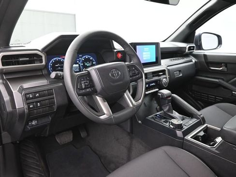 Used 2025 Toyota Tacoma TRD Off-Road image 17