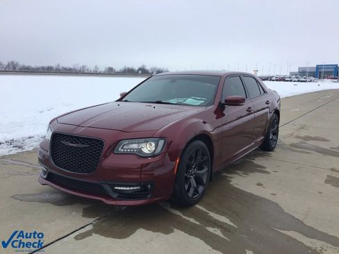 Used 2021 Chrysler 300 S w/ Popular Equipment Group image 9