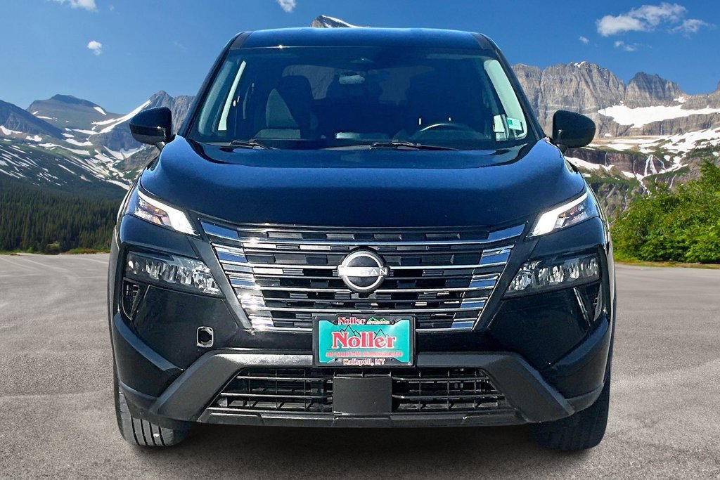Used 2025 Nissan Rogue SV AWD/4WD image 3