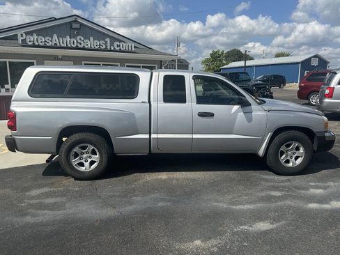 Used 2005 Dodge Dakota SLT image 13
