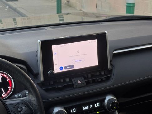 Used 2025 Toyota RAV4 XLE w/ Convenience Package image 17