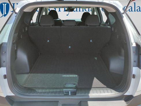 Used 2025 Hyundai Tucson SE FWD image 9