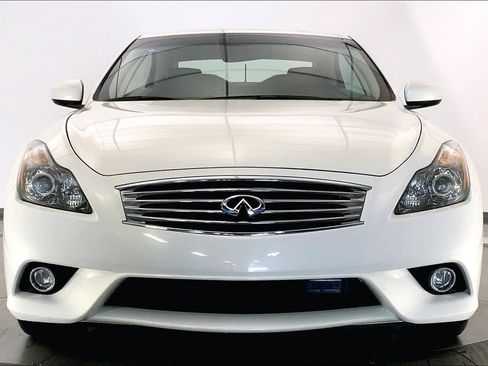 Used 2012 INFINITI G37 Convertible w/ Premium Pkg RWD image 2