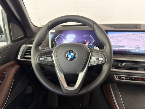 Used 2026 BMW X5 sDrive40i w/ Premium Package image 13