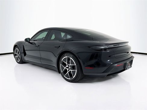 Used 2025 Porsche Taycan image 3