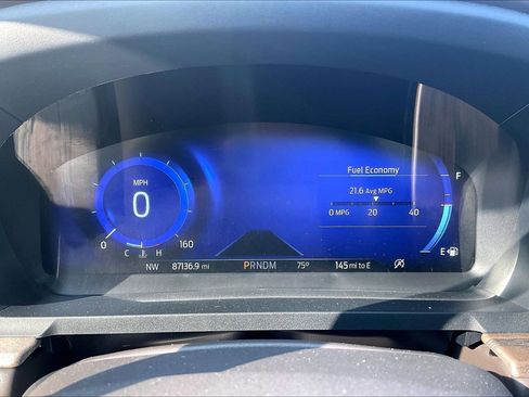 Used 2020 Ford Explorer Platinum w/ Premium Technology Package image 23