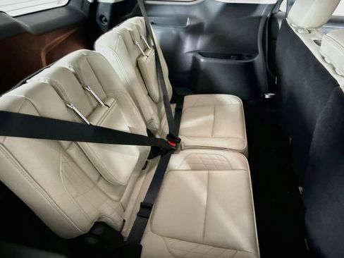 Used 2018 Ford Explorer Platinum AWD/4WD image 26