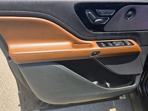 Used 2023 Lincoln Aviator Reserve RWD image 9