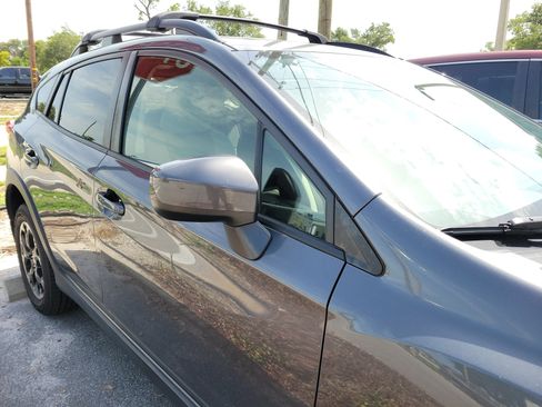 Used 2021 Subaru Crosstrek 2.0i Premium w/ Moonroof Package AWD/4WD image 9