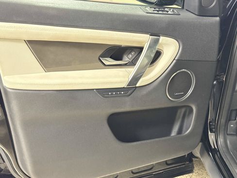 Used 2020 Land Rover Discovery Sport SE R-Dynamic AWD/4WD image 15