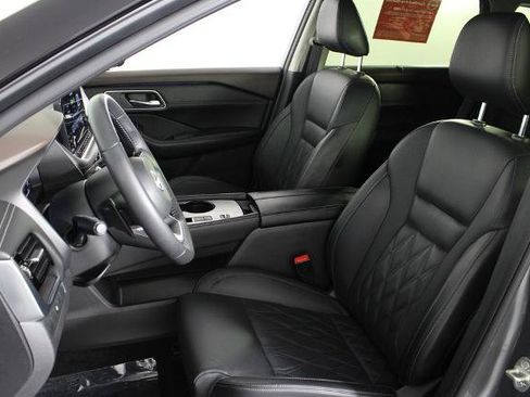 Certified 2023 Nissan Rogue Platinum FWD image 21