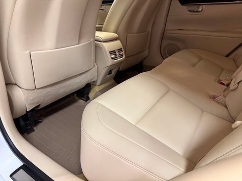 Used 2013 Lexus ES 350 w/ Premium Pkg FWD image 23