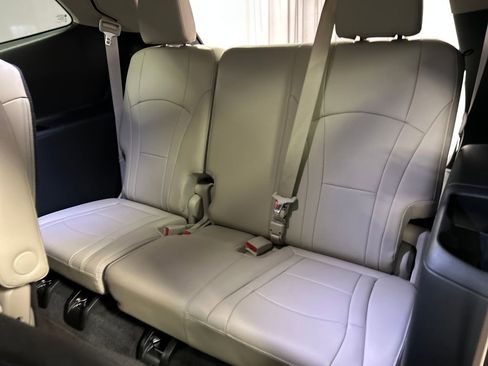 Used 2020 Buick Enclave Premium w/ Surround and Sites Package image 22