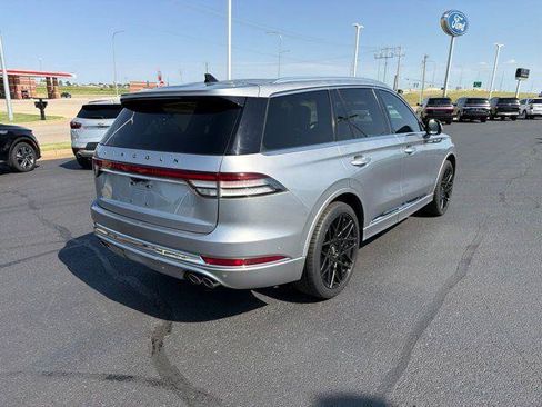 Used 2021 Lincoln Aviator Black Label w/ Class IV Trailer Tow Package AWD/4WD image 4