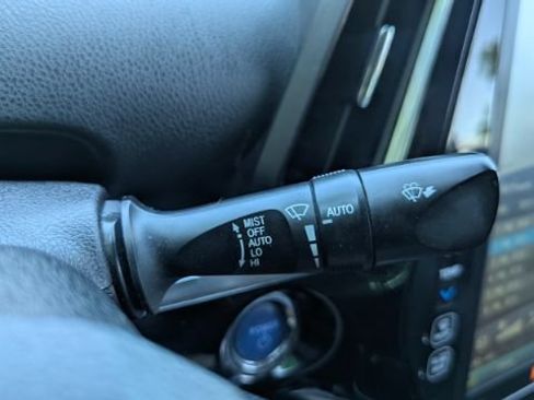 Used 2018 Toyota Prius Prime Advanced FWD image 25