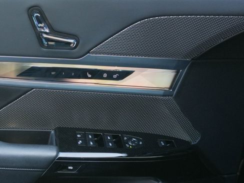 Certified 2023 BMW 740i w/ Parking Assistance Package RWD image 16