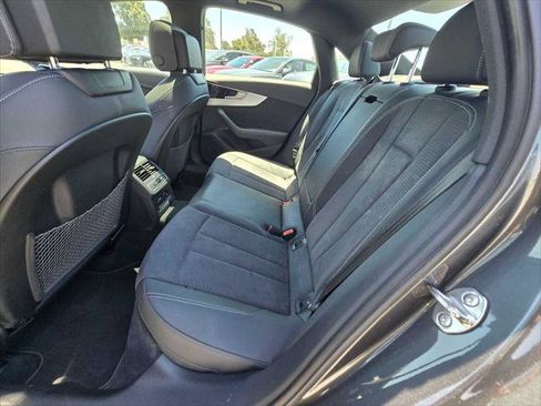 Used 2022 Audi A4 2.0T Premium Plus w/ Premium Plus Package AWD/4WD image 17